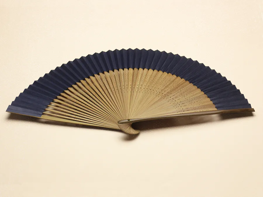 下から