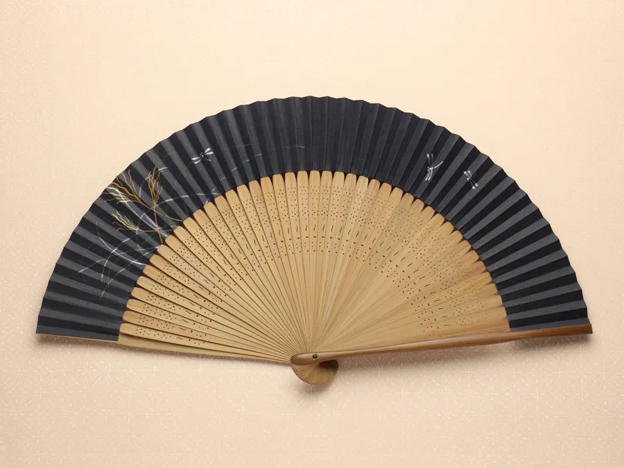 ススキにトンボ